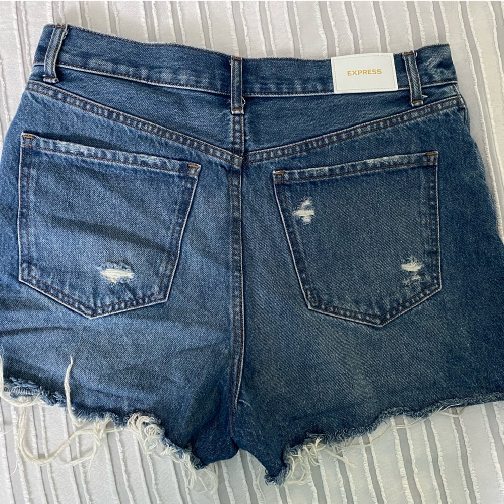 Express High Rise Mom Short - Picture 2 of 5